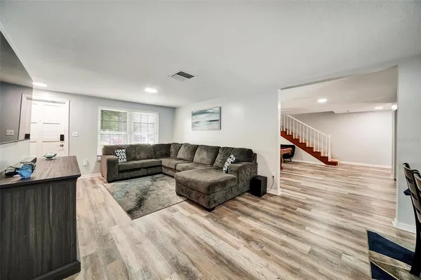 $427,000 | 1305 Willow Valley Drive, Brandon, FL 33510