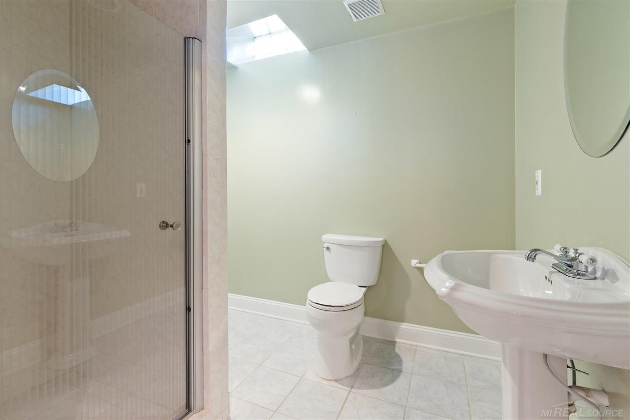 1158 Rochelle Park Drive Rochester, MI 48309 - Photo 59 of 59 50024789-60.JPG