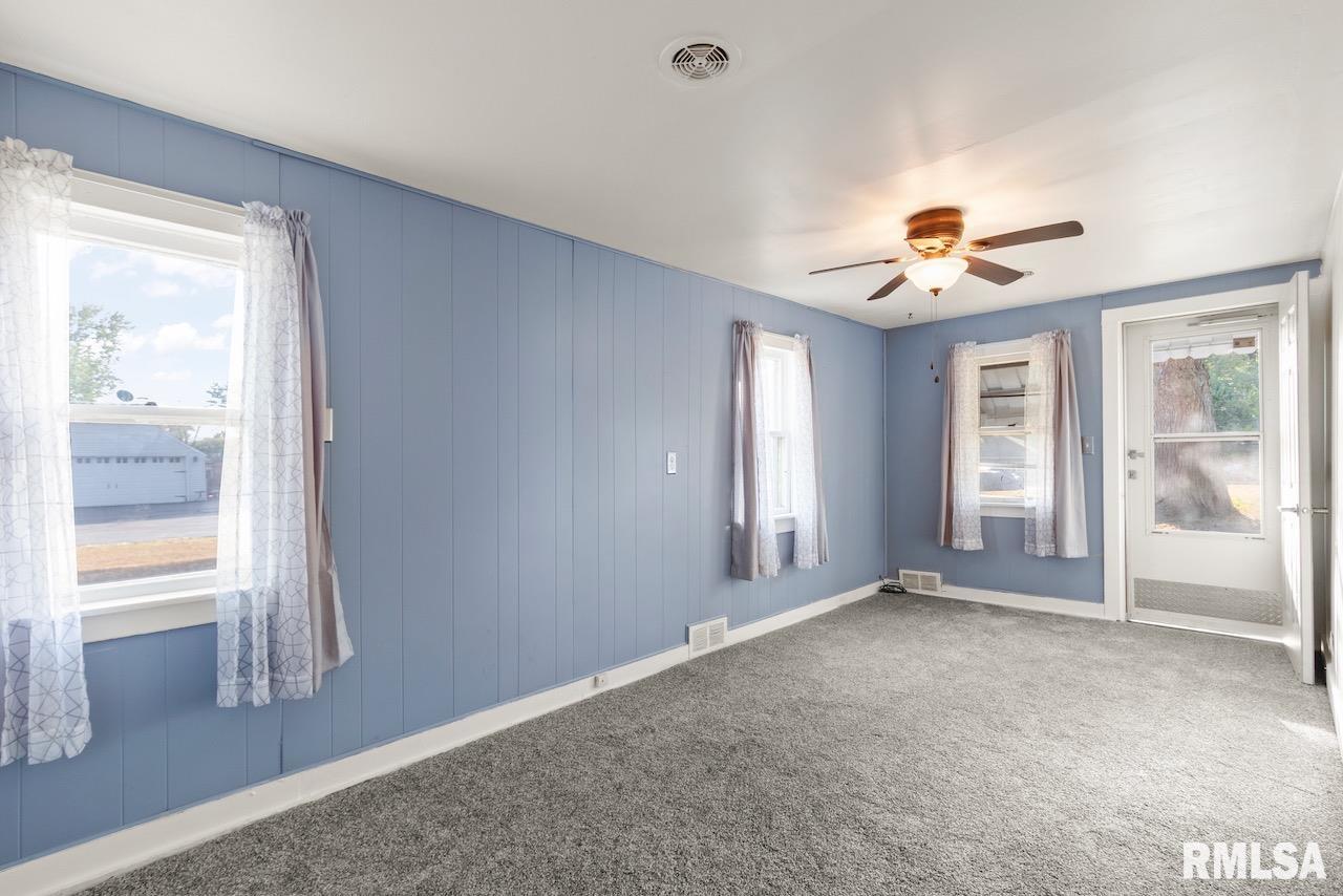 4208 South Lafayette Avenue Bartonville, IL 61607 - Photo 3 of 19