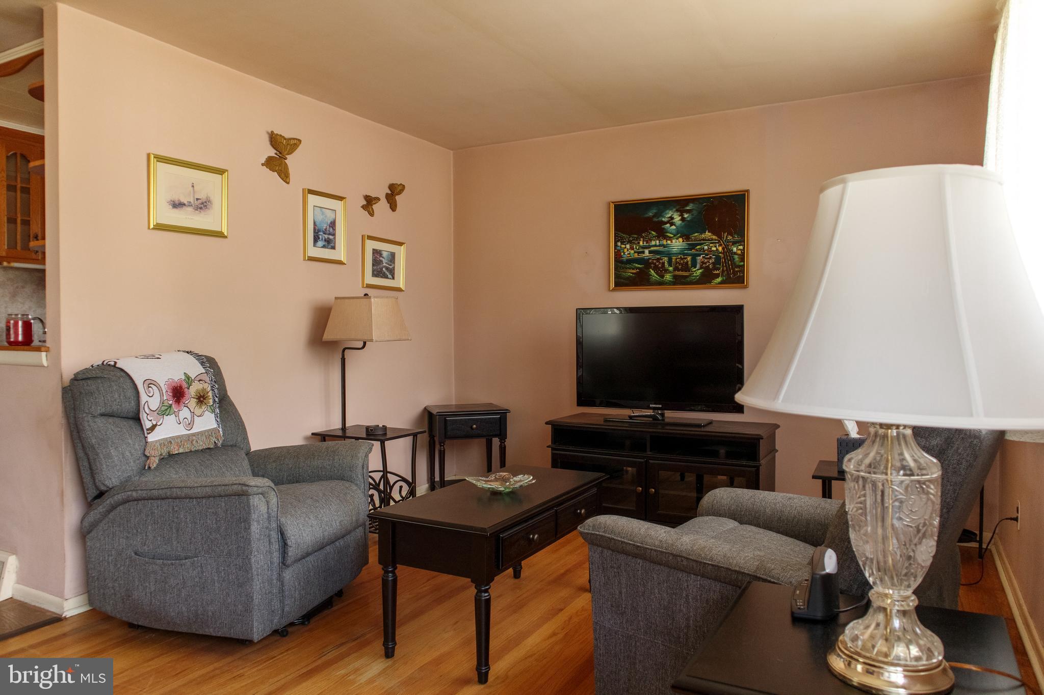 203 Ridley Avenue Folsom, PA 19033 - Photo 2 of 17 Gallery Image 2