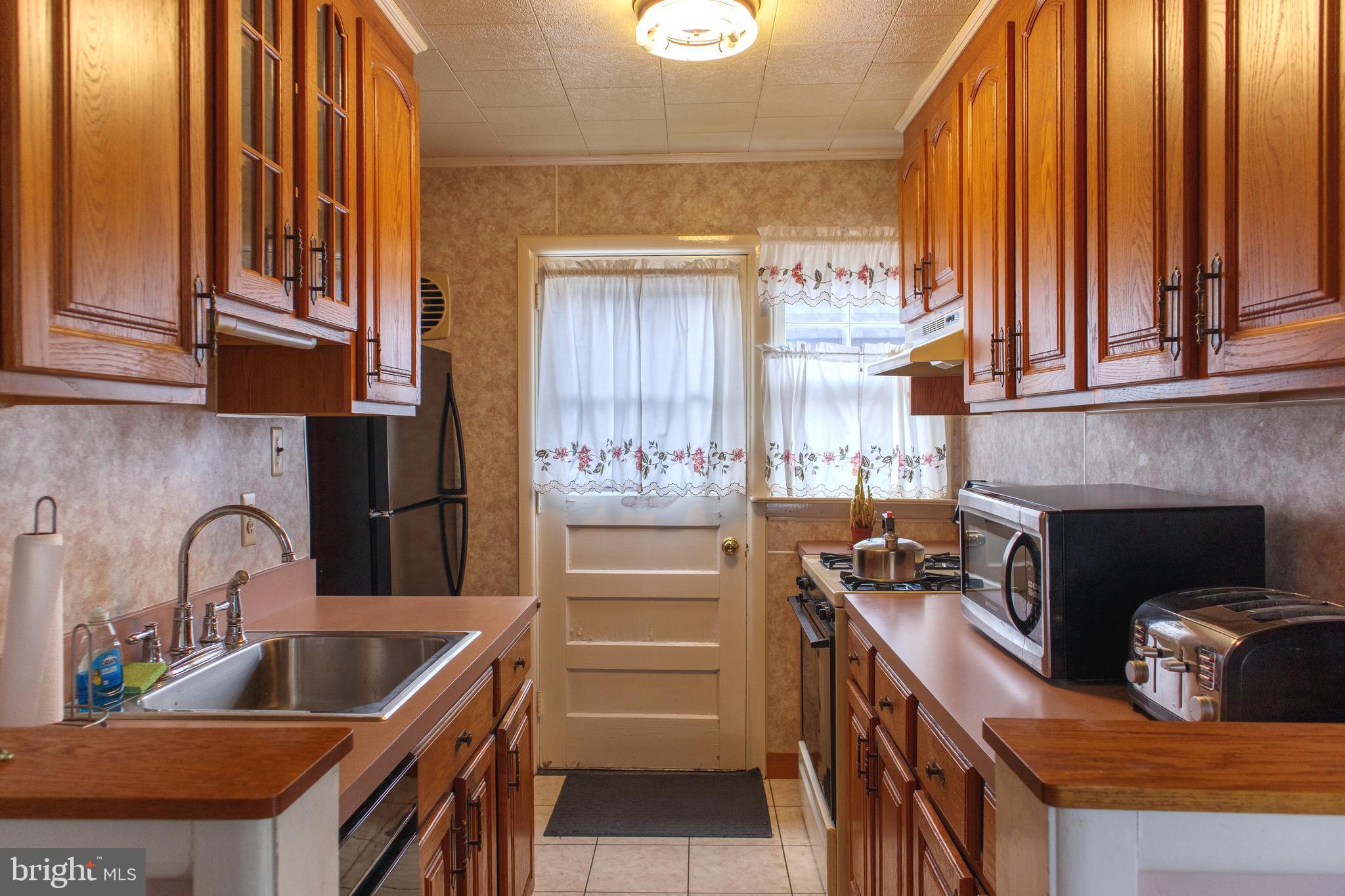 203 Ridley Avenue Folsom, PA 19033 - Photo 5 of 17 Gallery Image 5