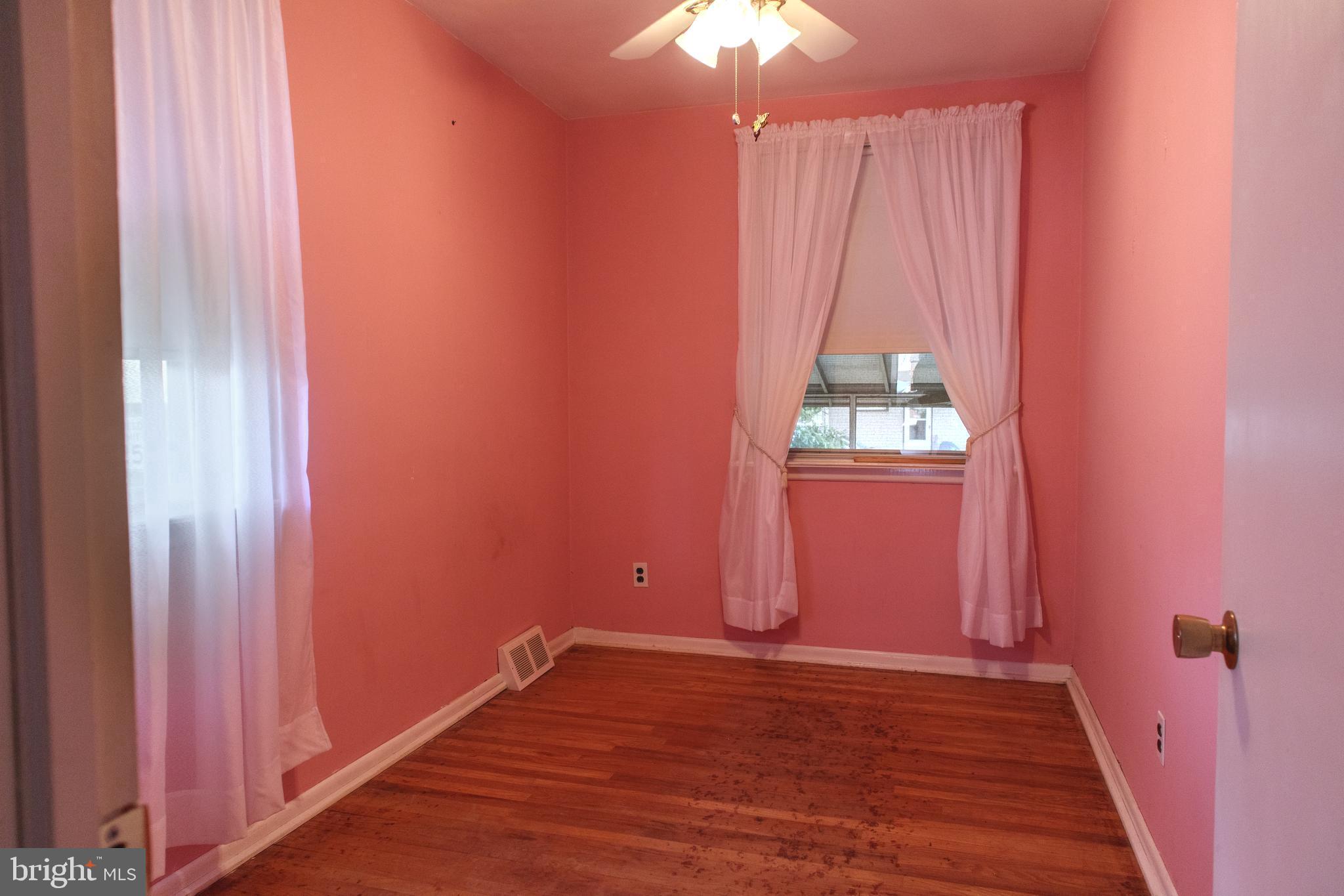 203 Ridley Avenue Folsom, PA 19033 - Photo 8 of 17 Gallery Image 8