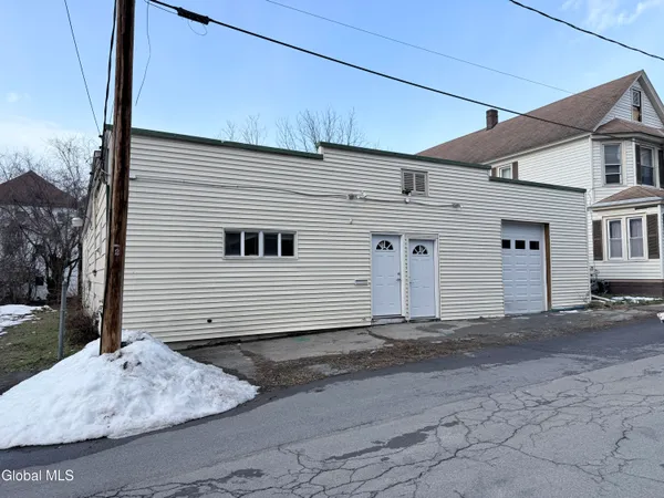 $145,000 | 8 Yeoman Street, Amsterdam, NY 12010