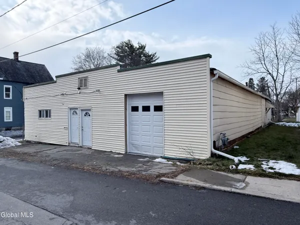$145,000 | 8 Yeoman Street, Amsterdam, NY 12010