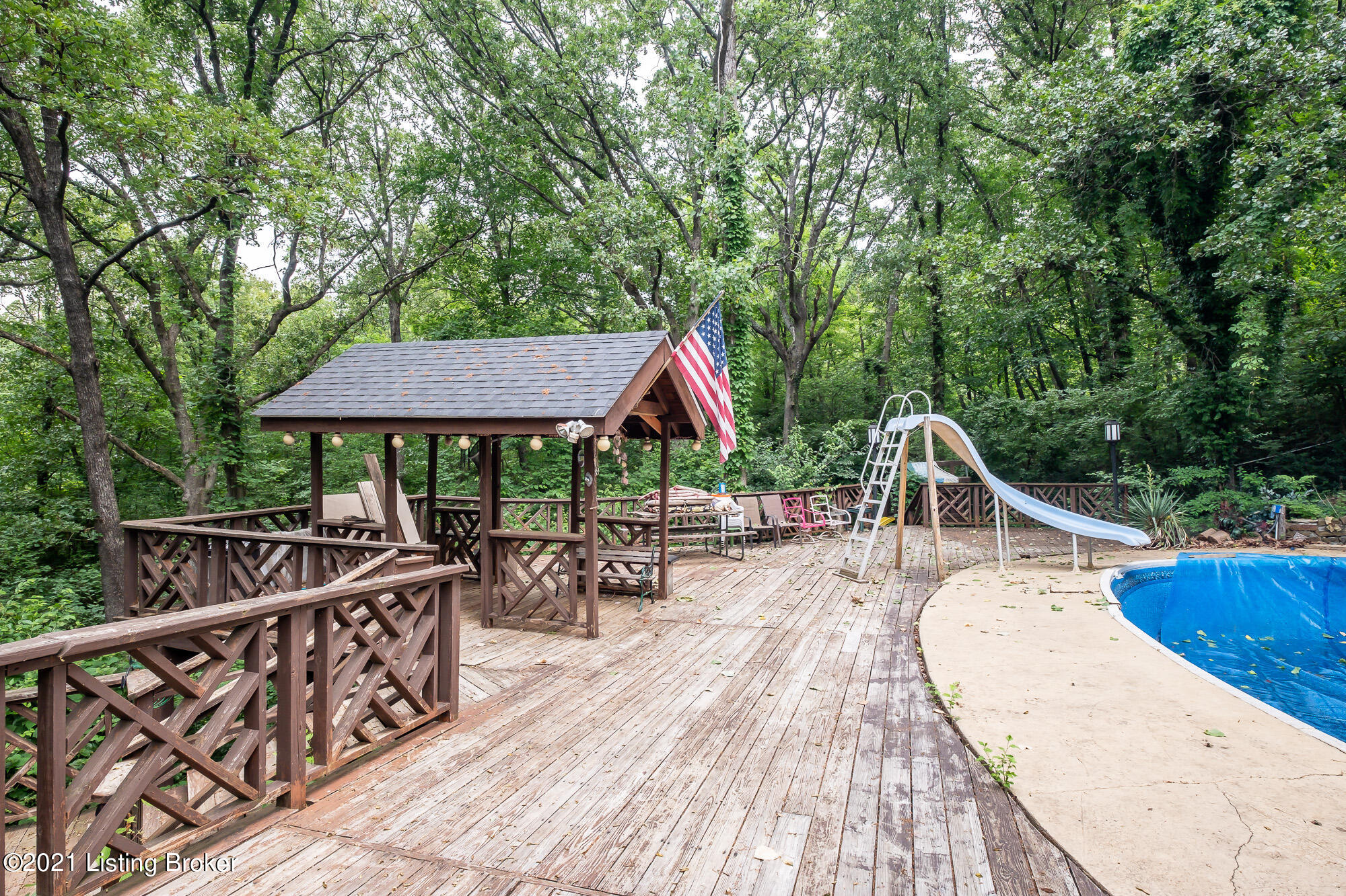 5431 Winding Road Louisville, KY 40214 - Photo 41 of 48 Deck