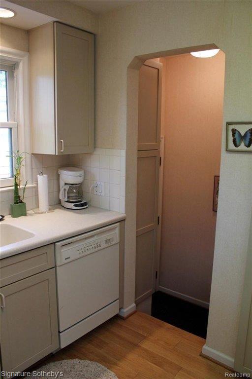 2906 Trafford Road Royal Oak, MI 48073 - Photo 5 of 21 Kitchen1.JPG