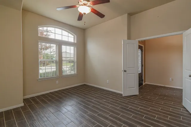 $2,600 | 14149 Isle Royal Lane, Conroe, TX 77384
