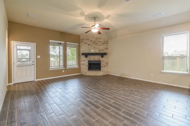 $2,600 | 14149 Isle Royal Lane, Conroe, TX 77384