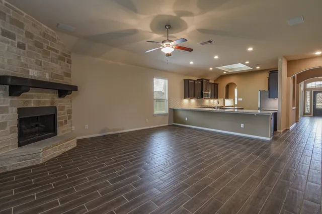 $2,600 | 14149 Isle Royal Lane, Conroe, TX 77384