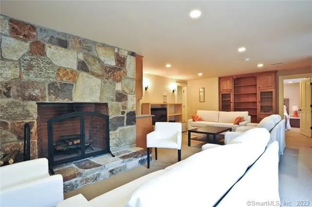 $1,475,000 | 33 Sentry Hill Road, Roxbury, CT 06783