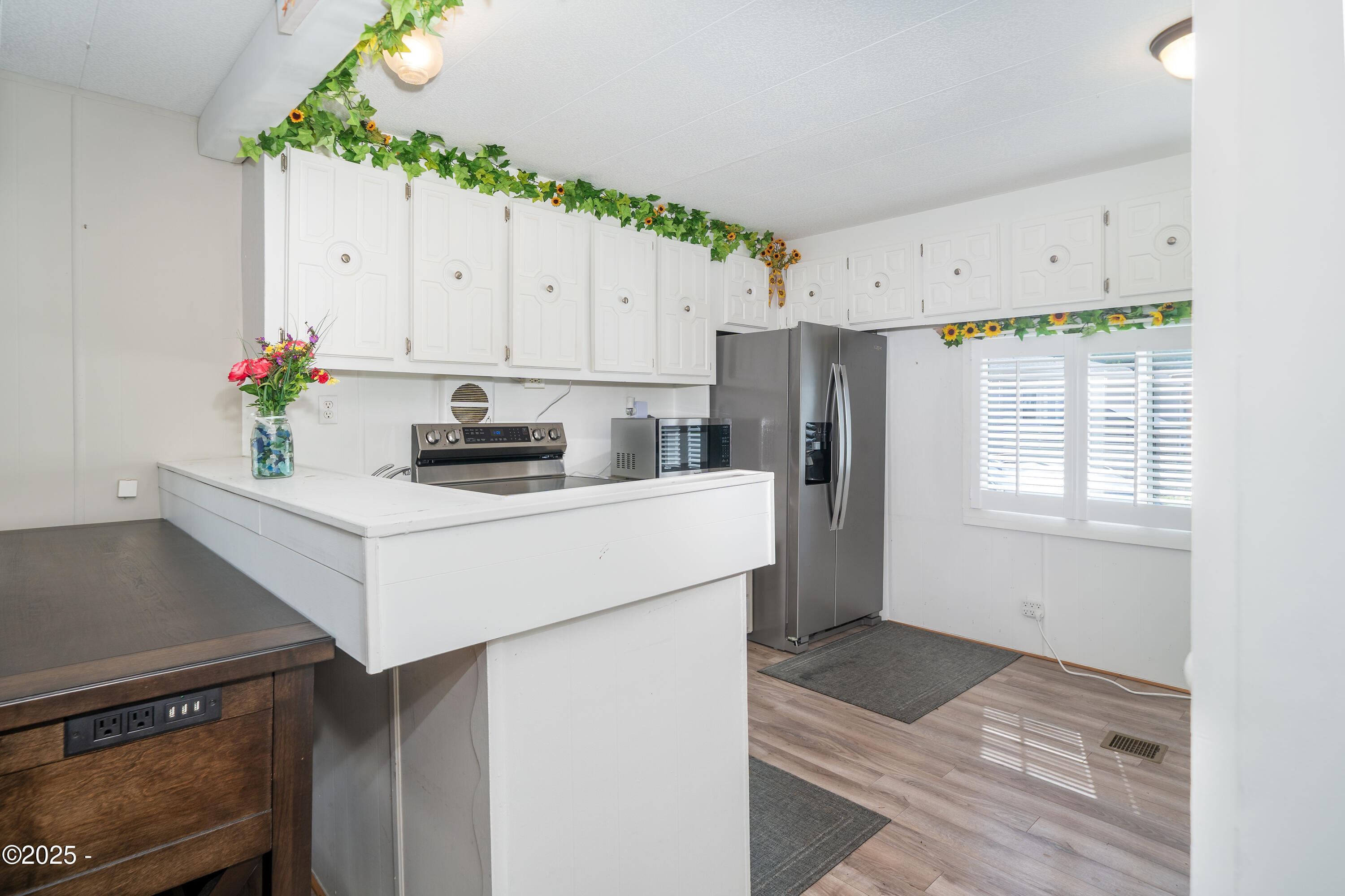 4875 Highway 101, Unit 92 Depoe Bay, OR 97341 - Photo 11 of 26 New Stainless Steel Appliances