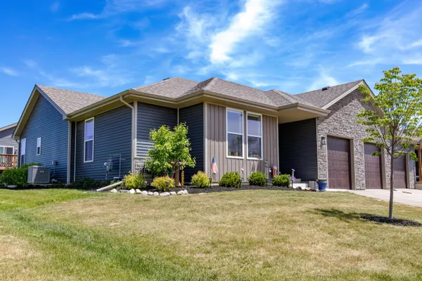 $399,000 | 322 Stricker Way, Unit 20, Edgerton, WI 53534