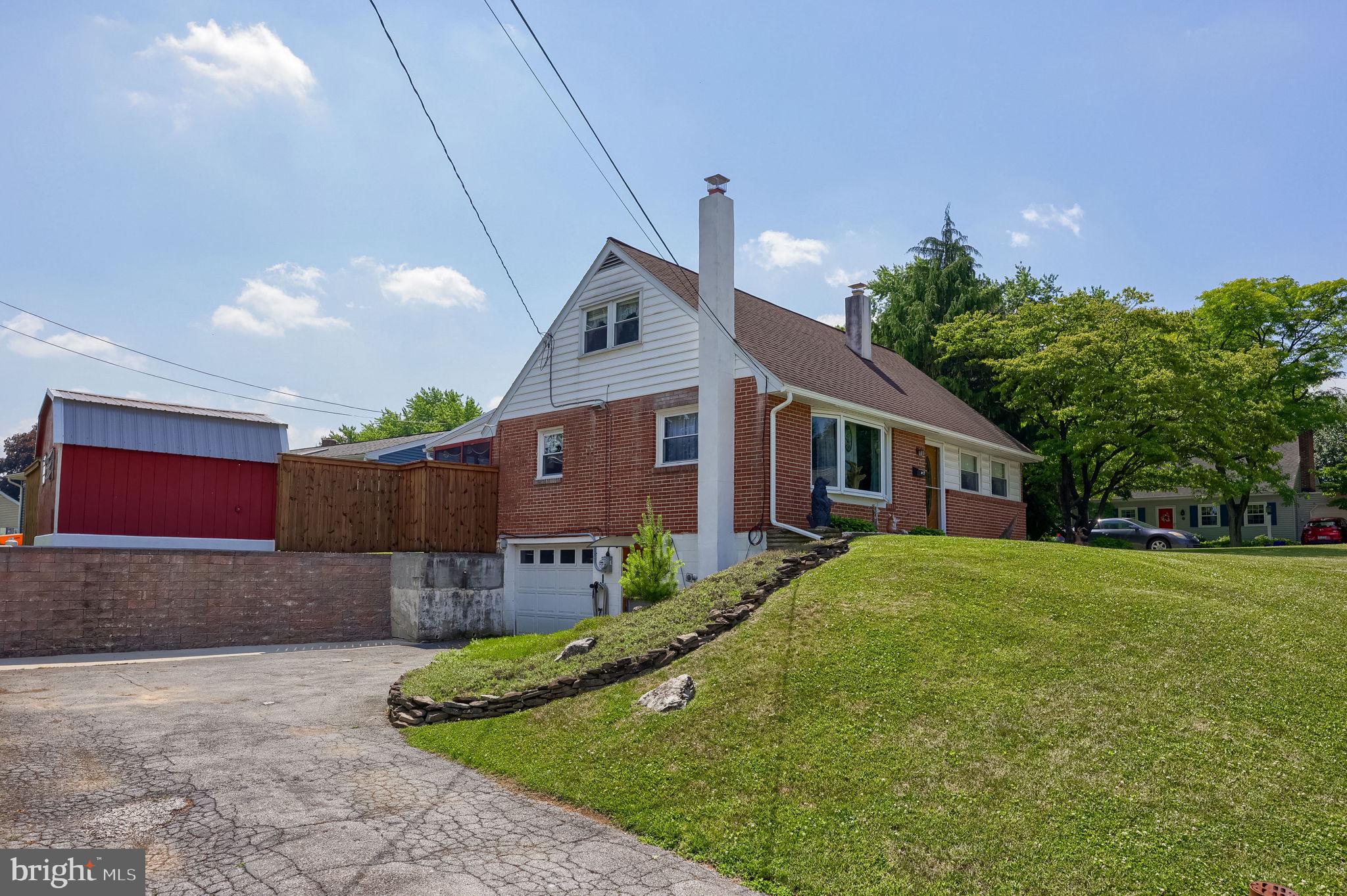 17 South Elm Street Lititz, PA 17543 - Photo 2 of 33