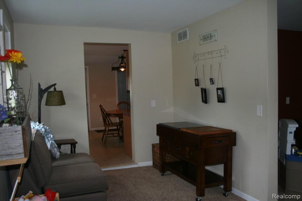 7915 Center Line Road Marlette, MI 48453 - Photo 6 of 18