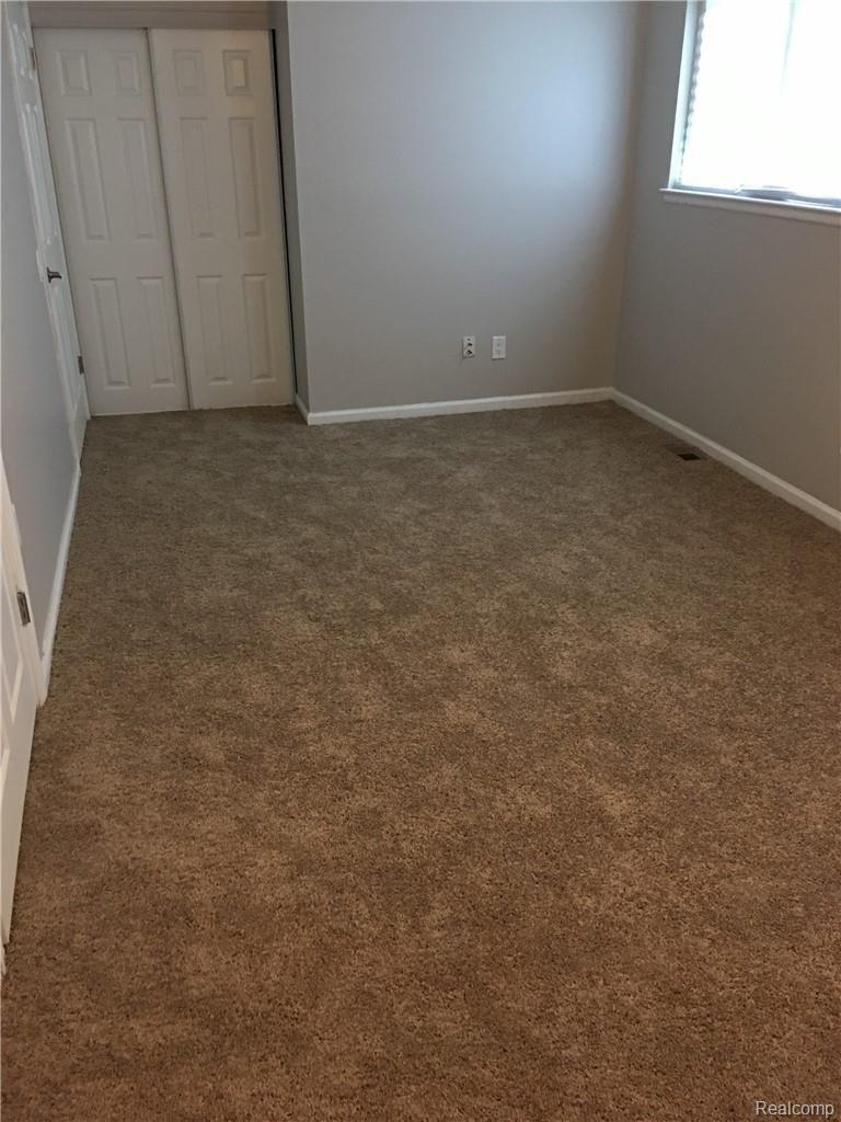 29174 Barrington Street Inkster, MI 48141 - Photo 9 of 9 562944359.jpg