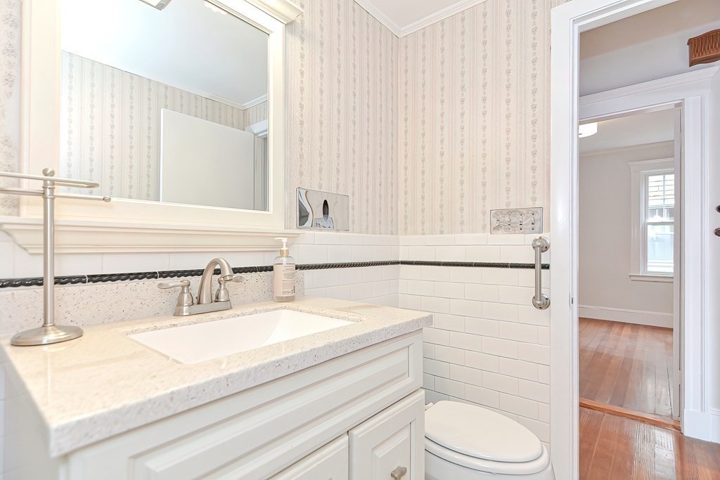 14 Rice Street, Unit B Brookline, MA 02445 - Photo 12 of 26 Gallery Image 12
