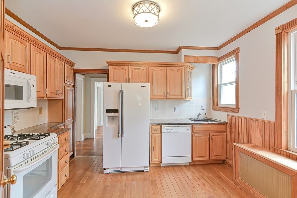 14 Rice Street, Unit B Brookline, MA 02445 - Photo 15 of 26 Gallery Image 15
