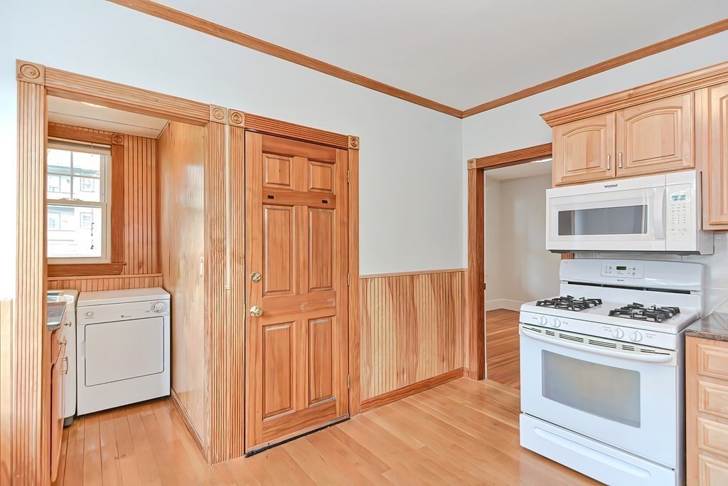 14 Rice Street, Unit B Brookline, MA 02445 - Photo 18 of 26 Gallery Image 18