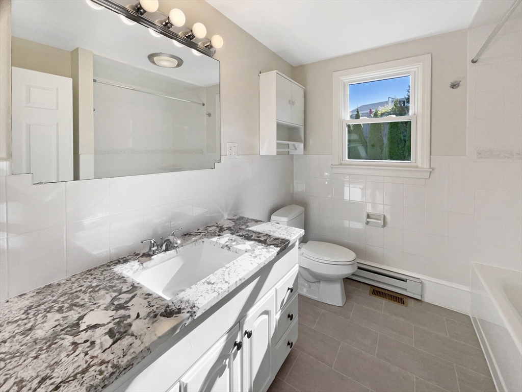 14 Edgewood Road Milford, MA 01757 - Photo 7 of 28 Gallery Image 7
