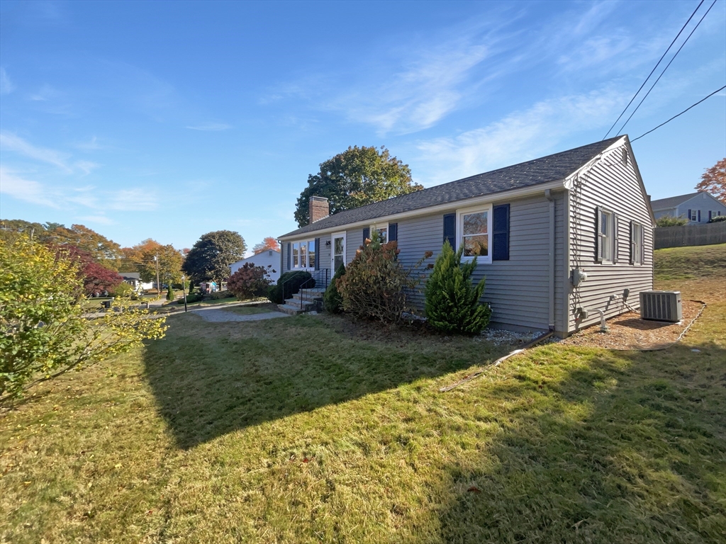 14 Edgewood Road Milford, MA 01757 - Photo 9 of 28 Gallery Image 9