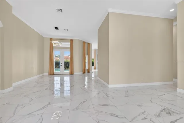 a view of entryway with furniture