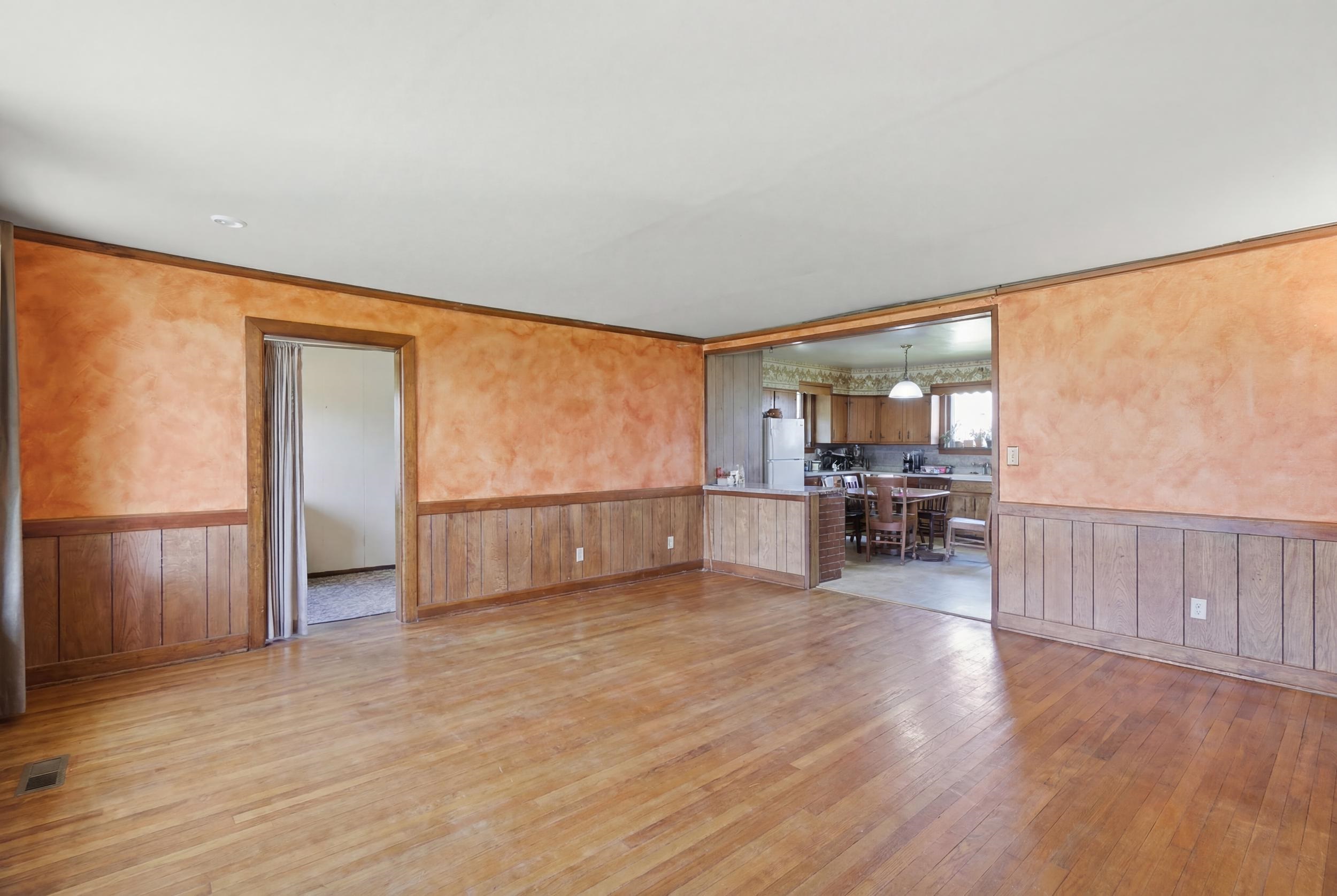 W6649 East Hubbleton Road Watertown, WI 53094 - Photo 9 of 45