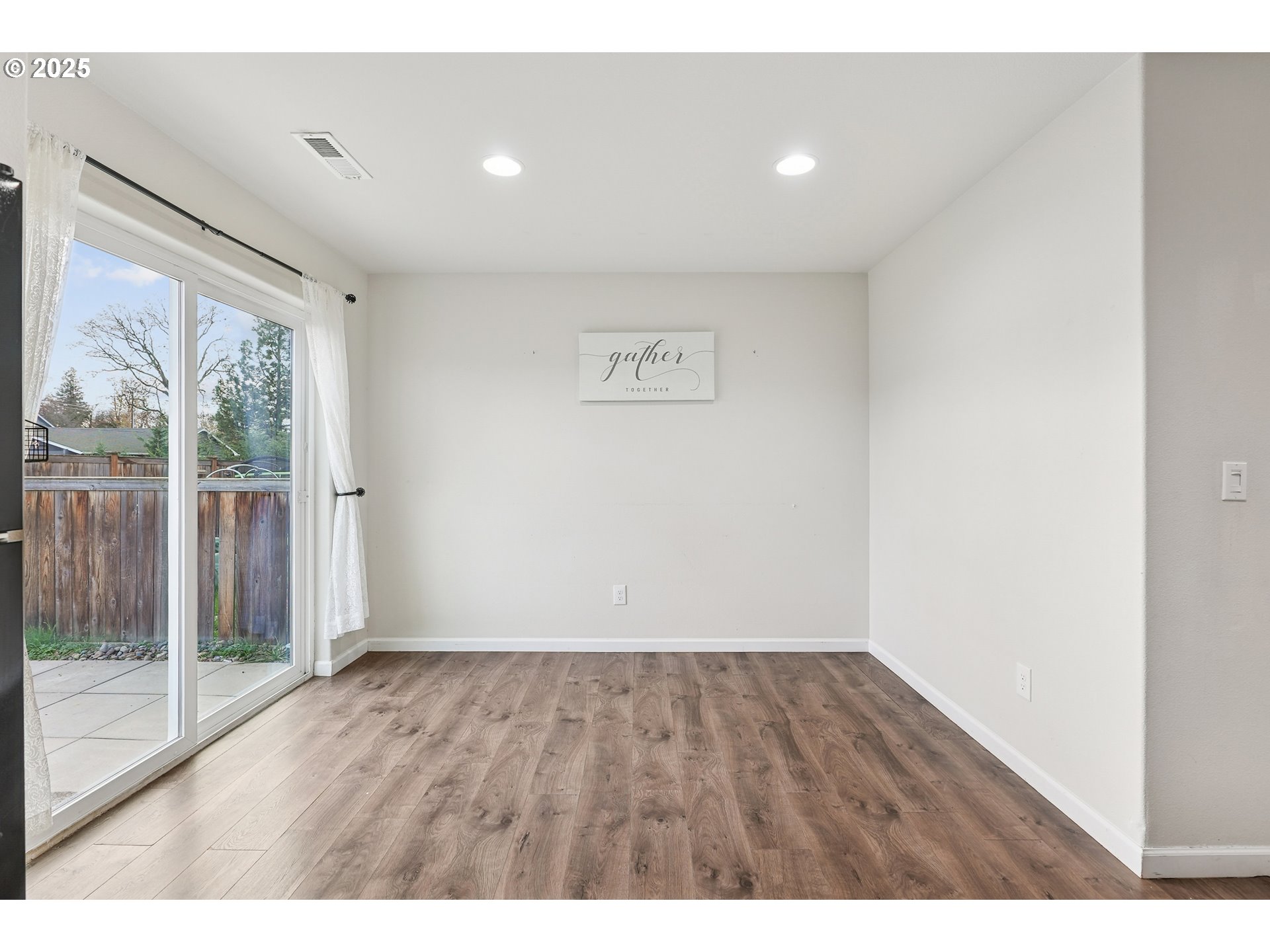 902 South View Drive Molalla, OR 97038 - Photo 10 of 24 a view of room with wooden floor and windows