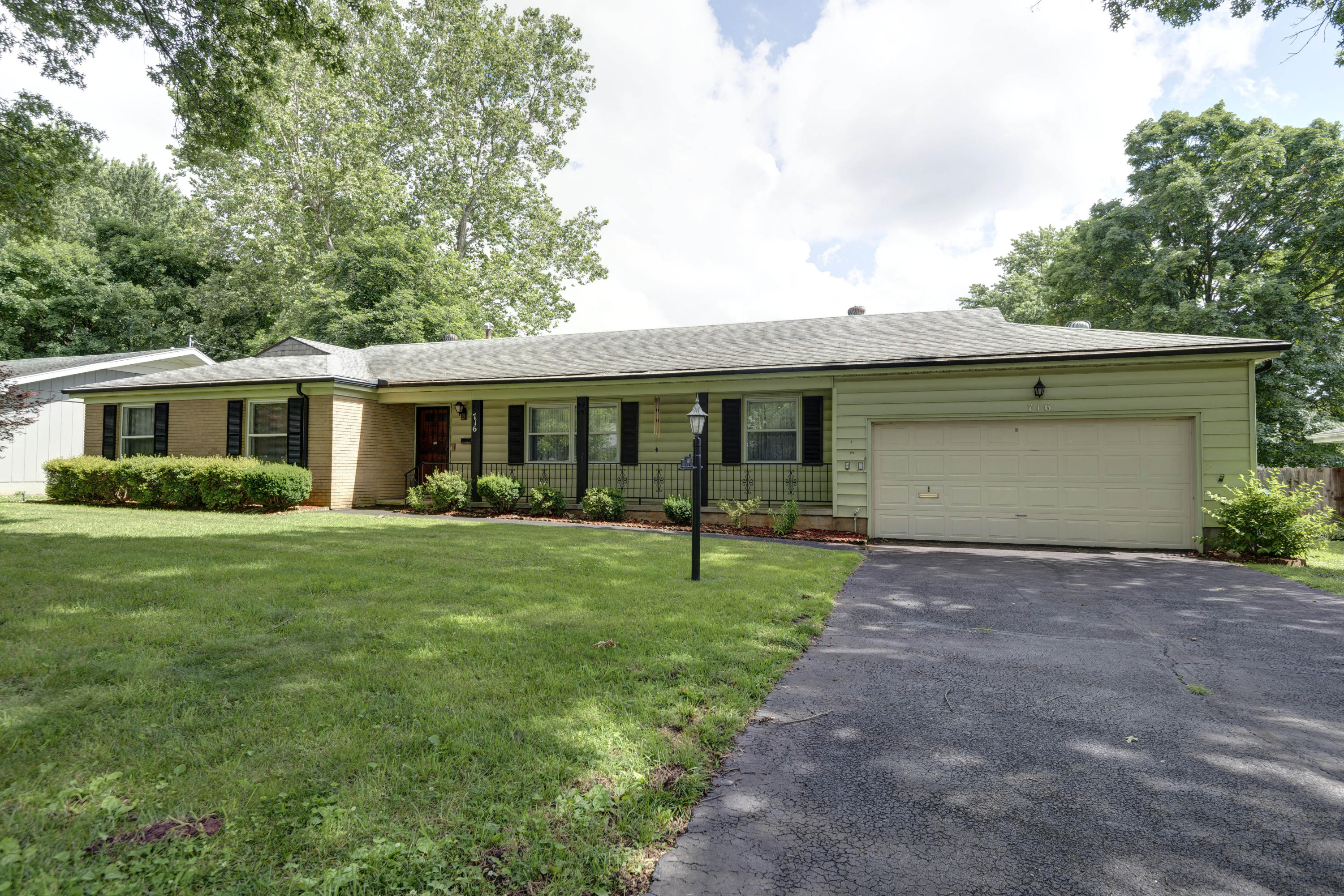 716 West Riverside Street Springfield, MO 65807 - Photo 1 of 1 Riverside (1)