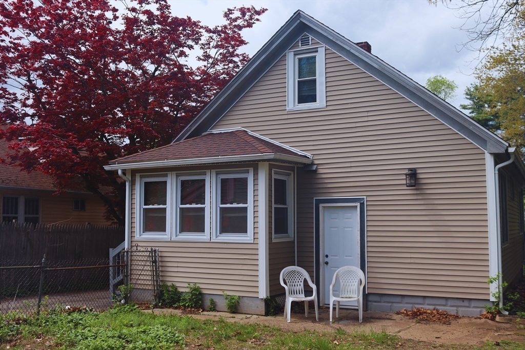 27 Bushwick Place Springfield, MA 01109 - Photo 5 of 17 Gallery Image 5