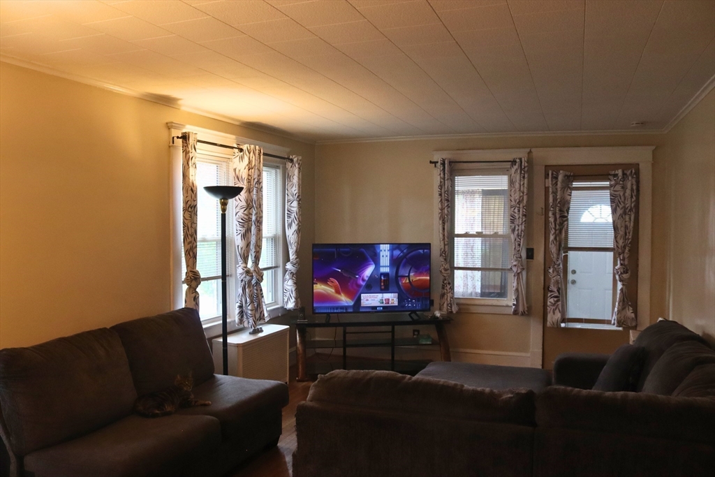 27 Bushwick Place Springfield, MA 01109 - Photo 10 of 17 Gallery Image 10