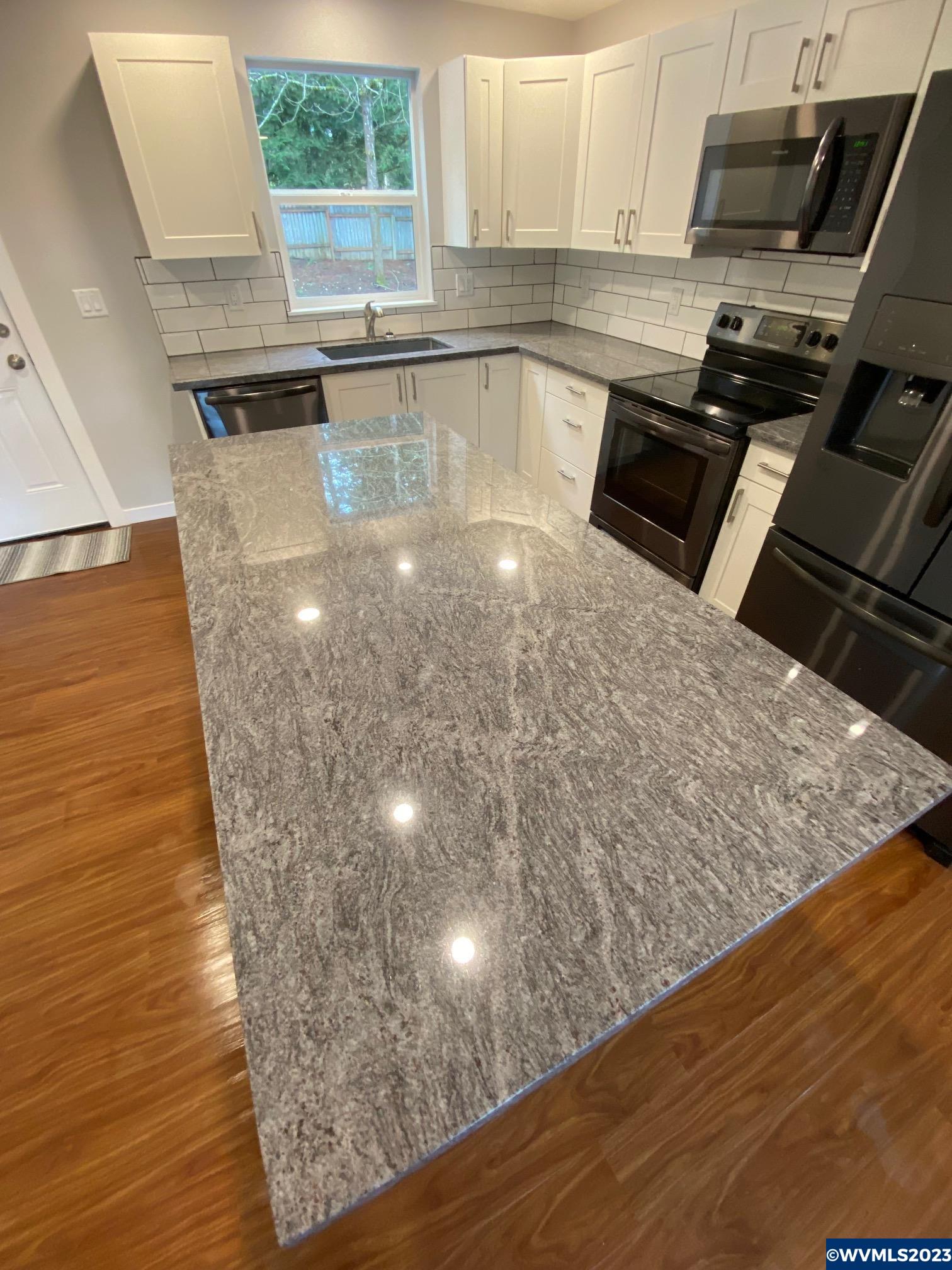 7069 Liberty Road South Salem, OR 97306 - Photo 5 of 22