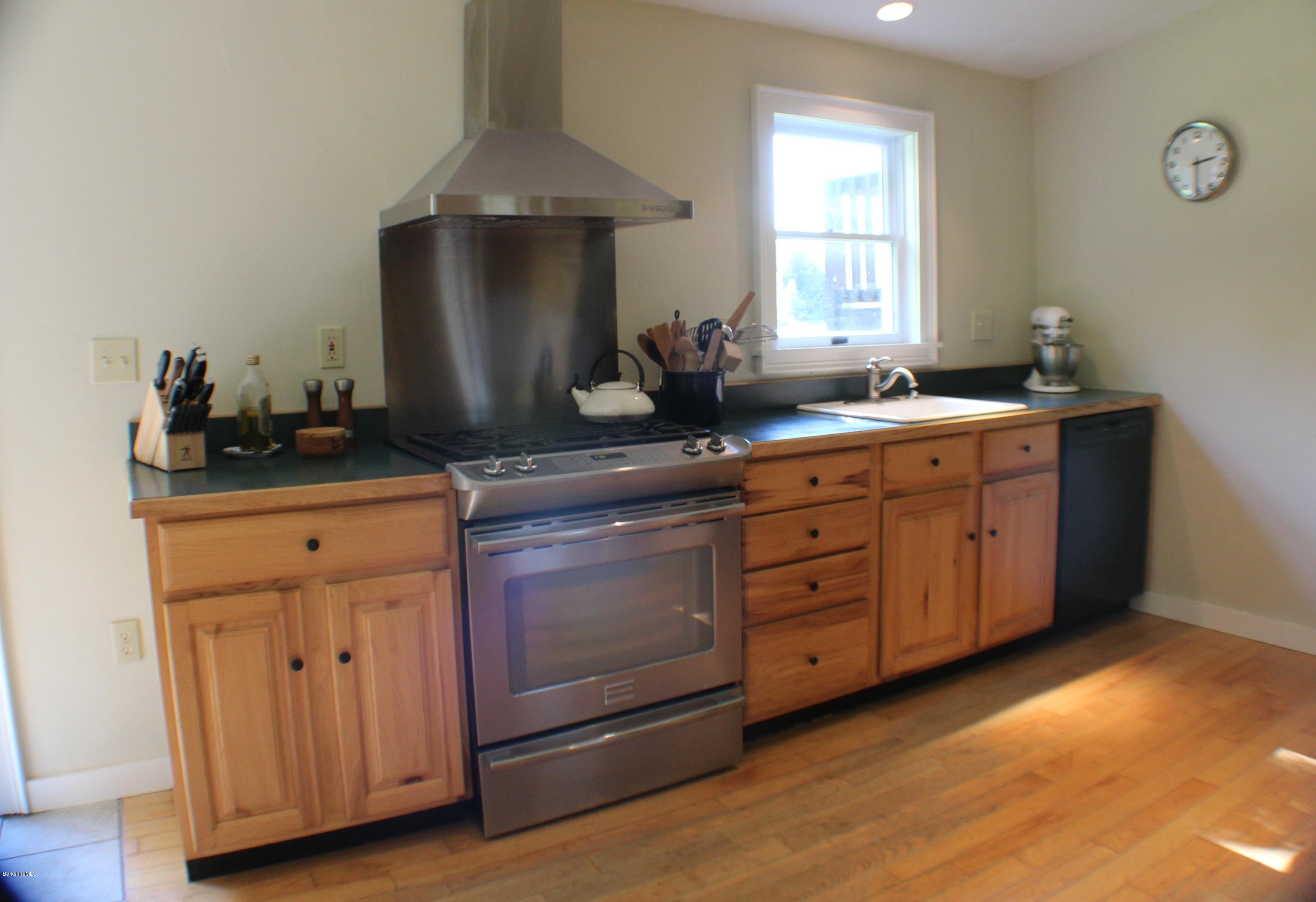 142 West Hill Road Middlefield, MA 01243 - Photo 7 of 25 Stove