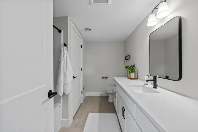 $789,900 | 19791 Henning Avenue, Lakeville, MN 55044