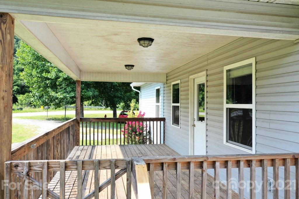 10 Parris Branch Road Sylva, NC 28779 - Photo 4 of 17 Gallery Image 4