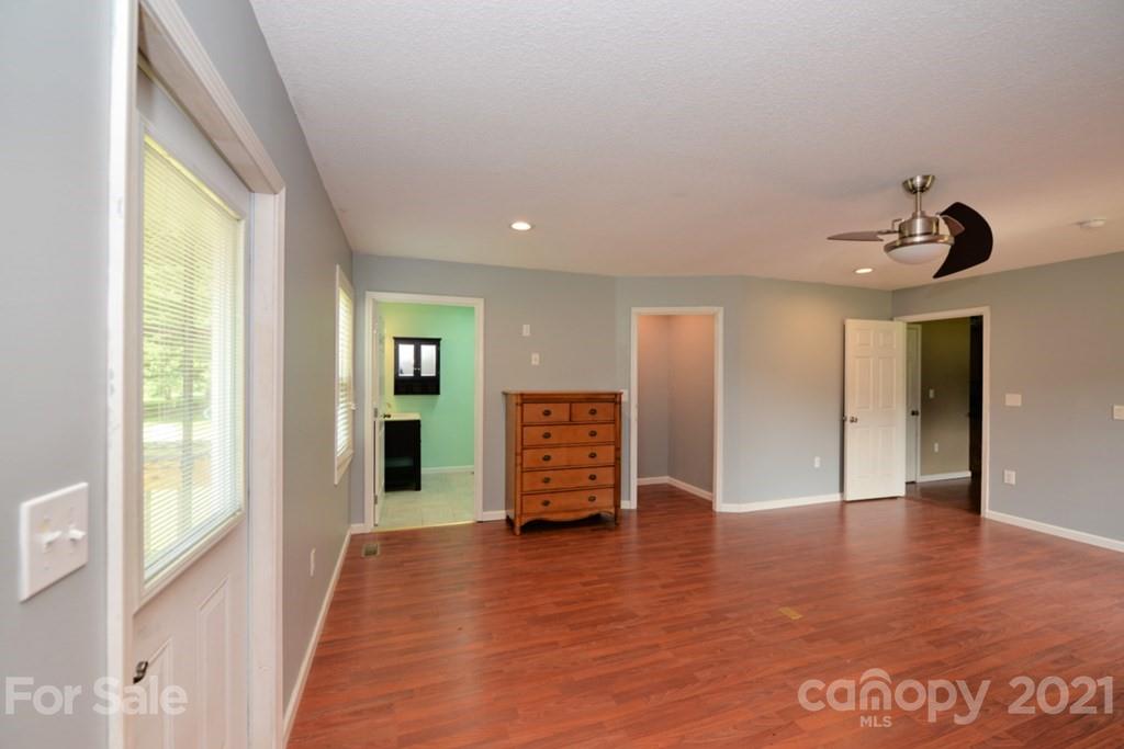 10 Parris Branch Road Sylva, NC 28779 - Photo 7 of 17 Gallery Image 7