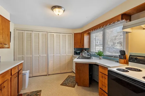 $645,000 | 100 Burncoat Street, Worcester, MA 01605