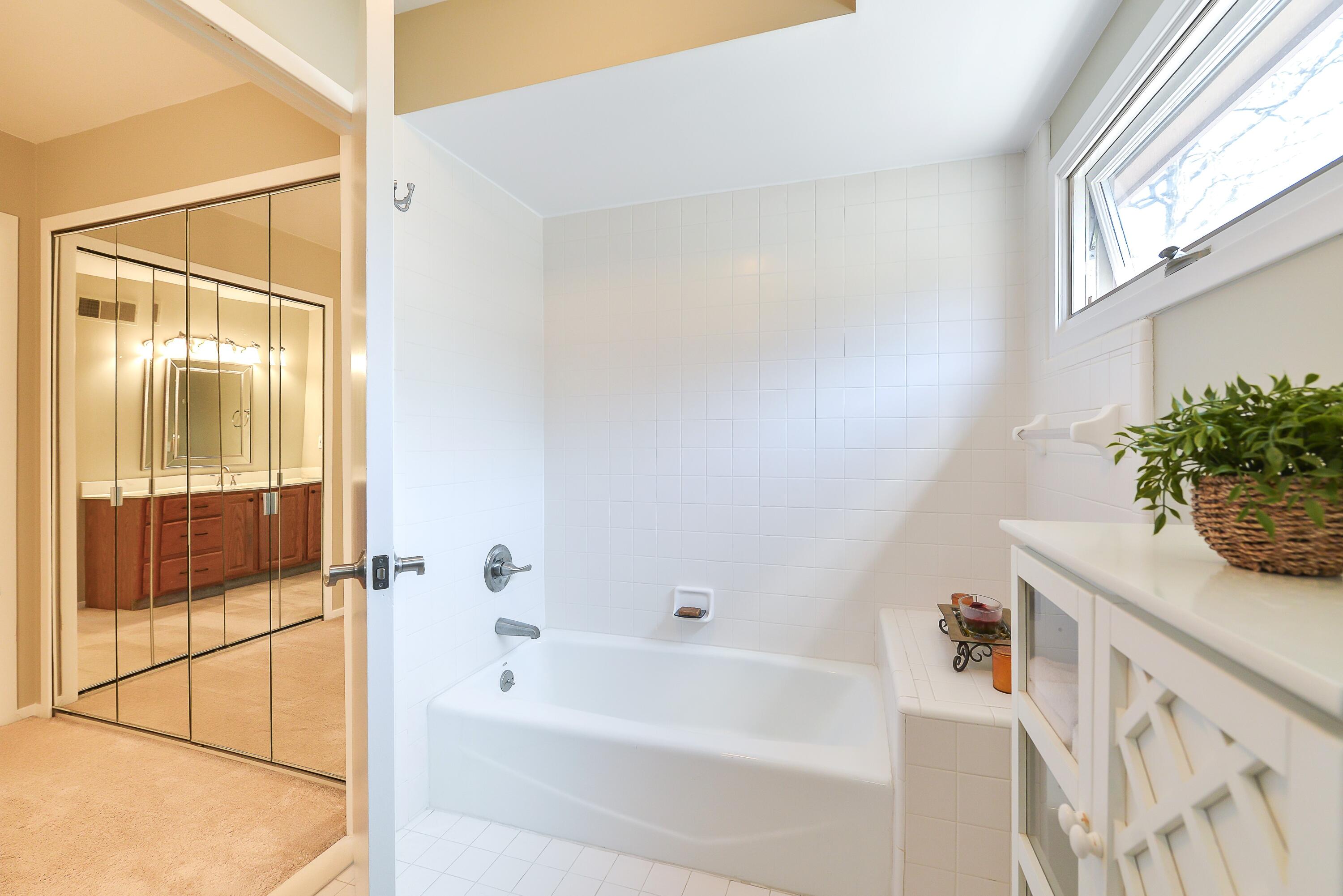 5432 Parkgrove Road Ann Arbor, MI 48103 - Photo 31 of 50 Primary bath