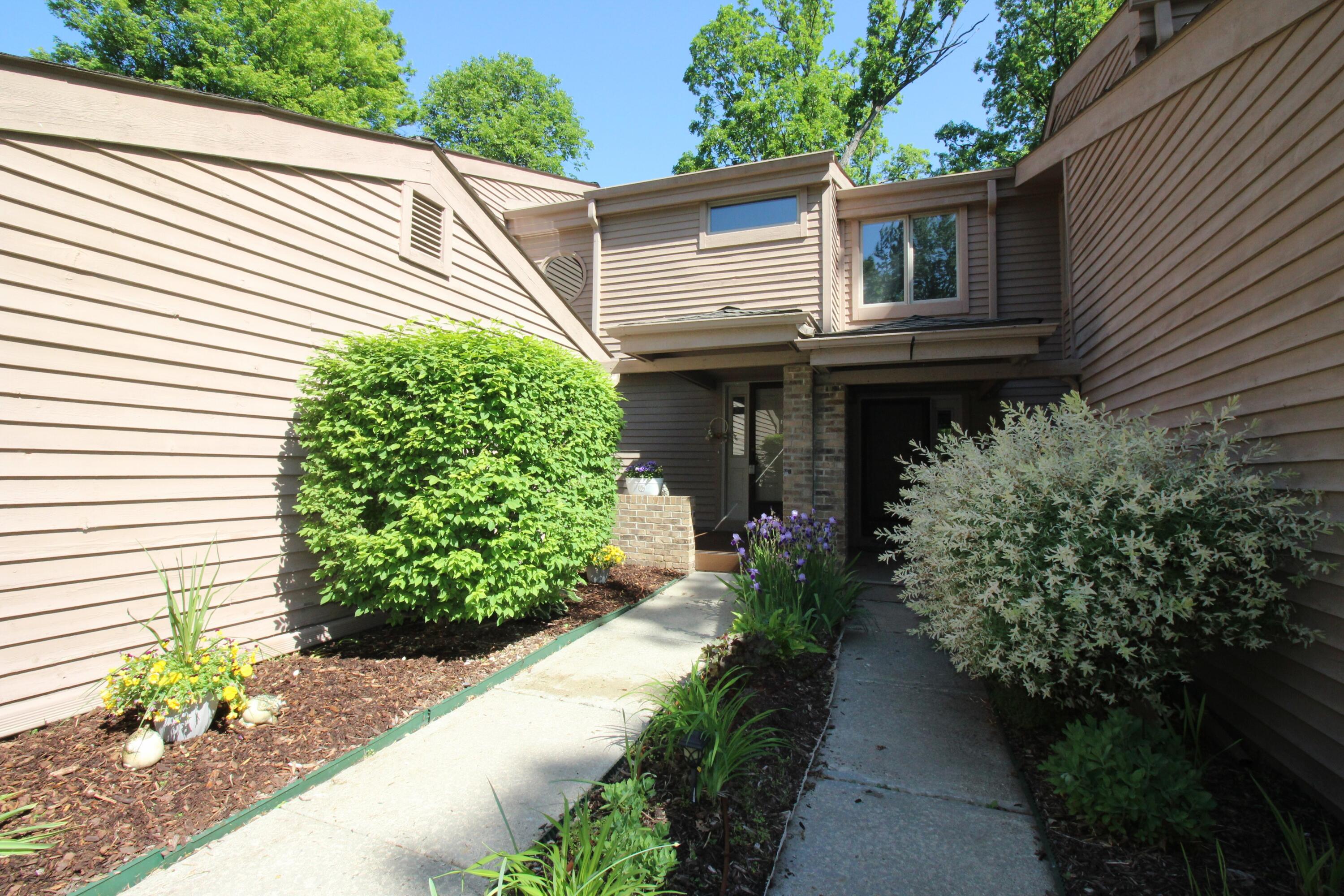 5432 Parkgrove Road Ann Arbor, MI 48103 - Photo 4 of 50 Front walkway
