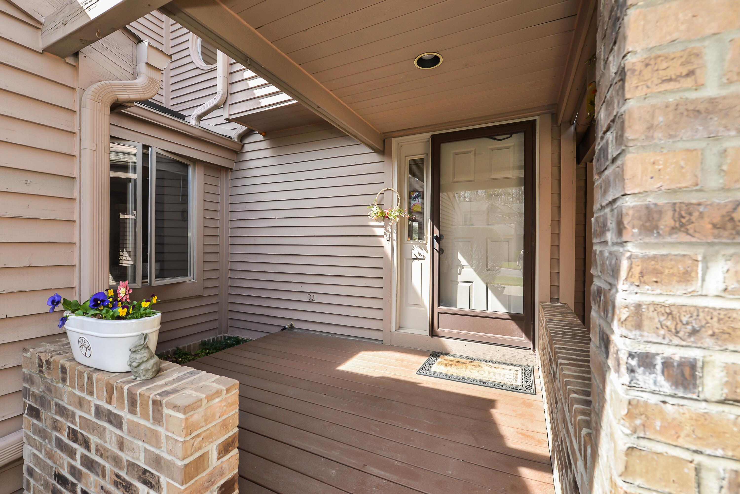 5432 Parkgrove Road Ann Arbor, MI 48103 - Photo 5 of 50 Entry