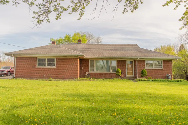 $750,000 | 21472 Highway 22, Lake Zurich, IL 60047