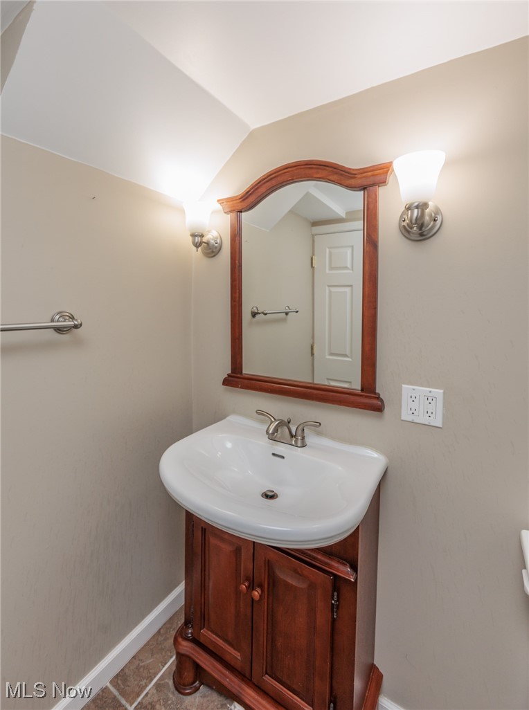 4476 Emerson Road Cleveland, OH 44121 - Photo 47 of 50