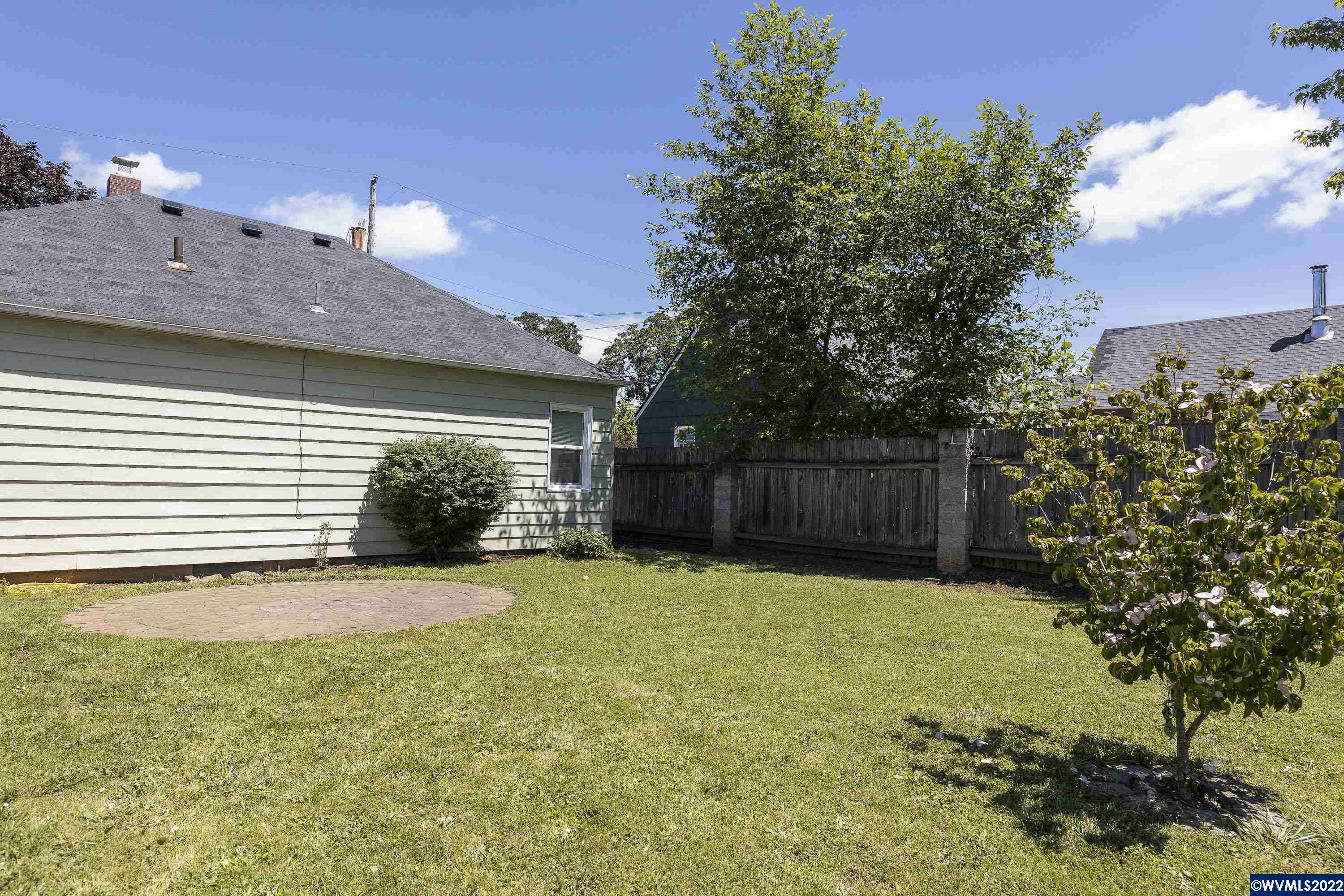781 Southwest Washington Street Dallas, OR 97338 - Photo 15 of 15 Gallery Image 15