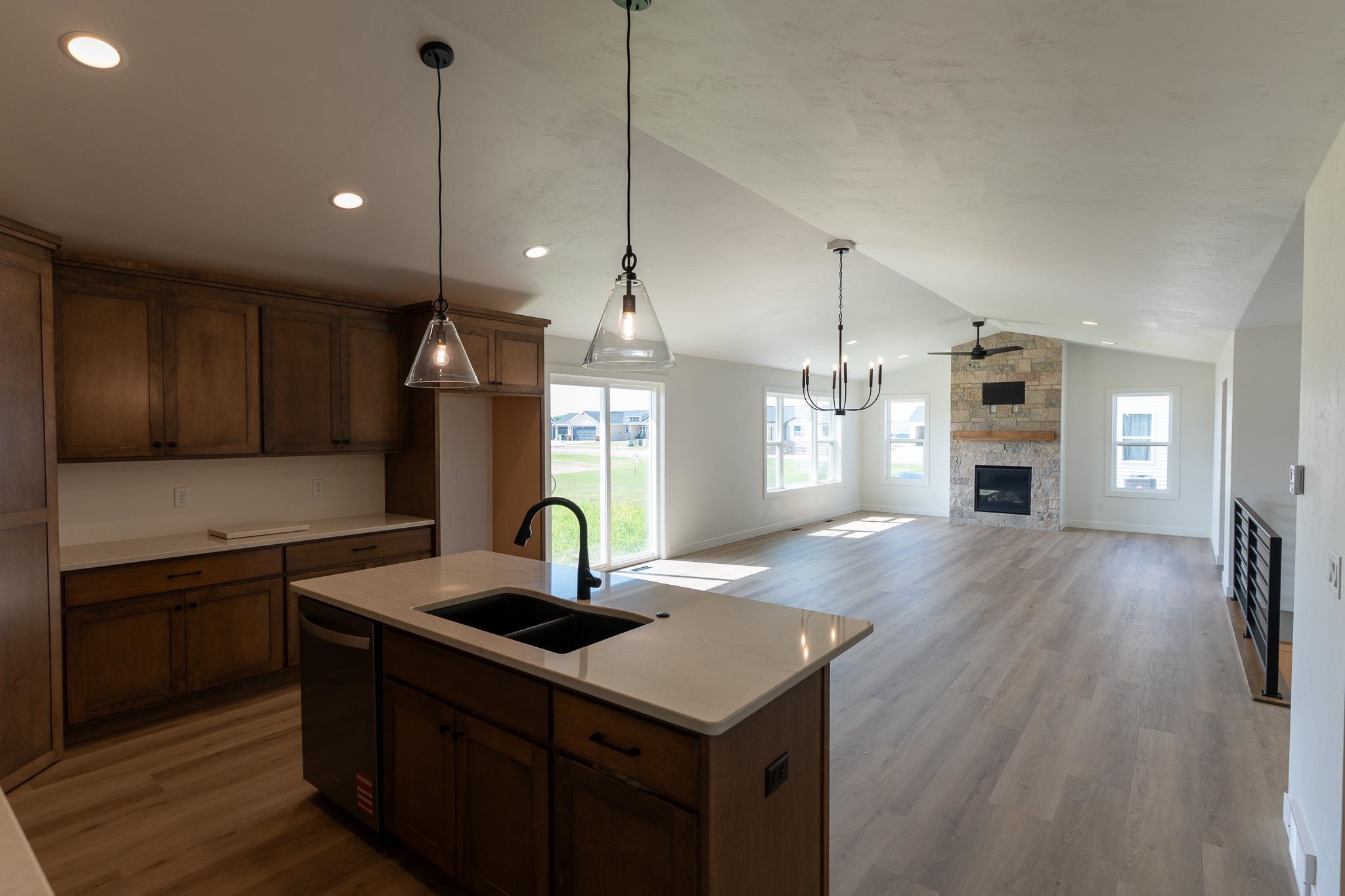 N9271 Anton Court Appleton, WI 54915 - Photo 8 of 31