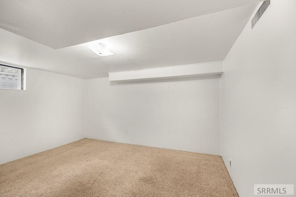 249 East 1st South Rexburg, ID 83440 - Photo 18 of 26