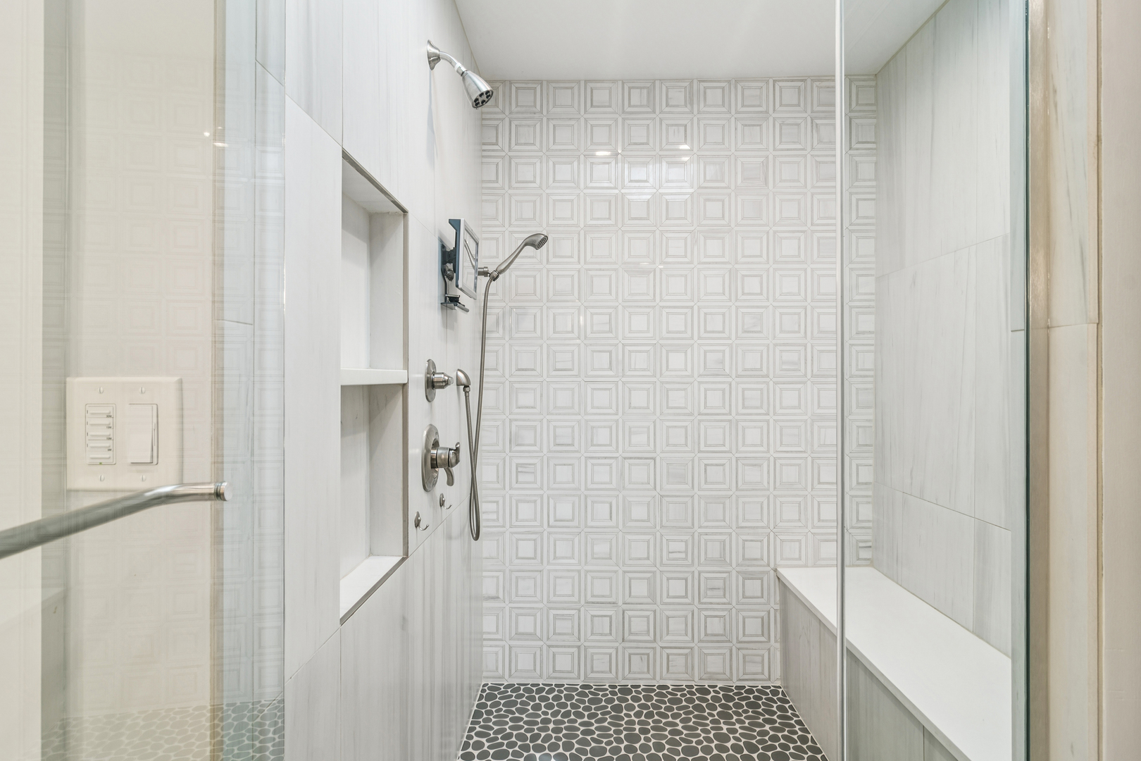 2223 Shetland Road Inverness, IL 60010 - Photo 20 of 40 a bathroom with a shower
