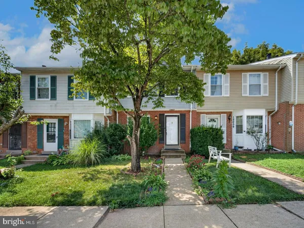 $2,300 | 15057 Cherrydale Drive, Woodbridge, VA 22193
