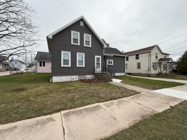 $174,900 | 1901 13th Street, Two Rivers, WI 54241