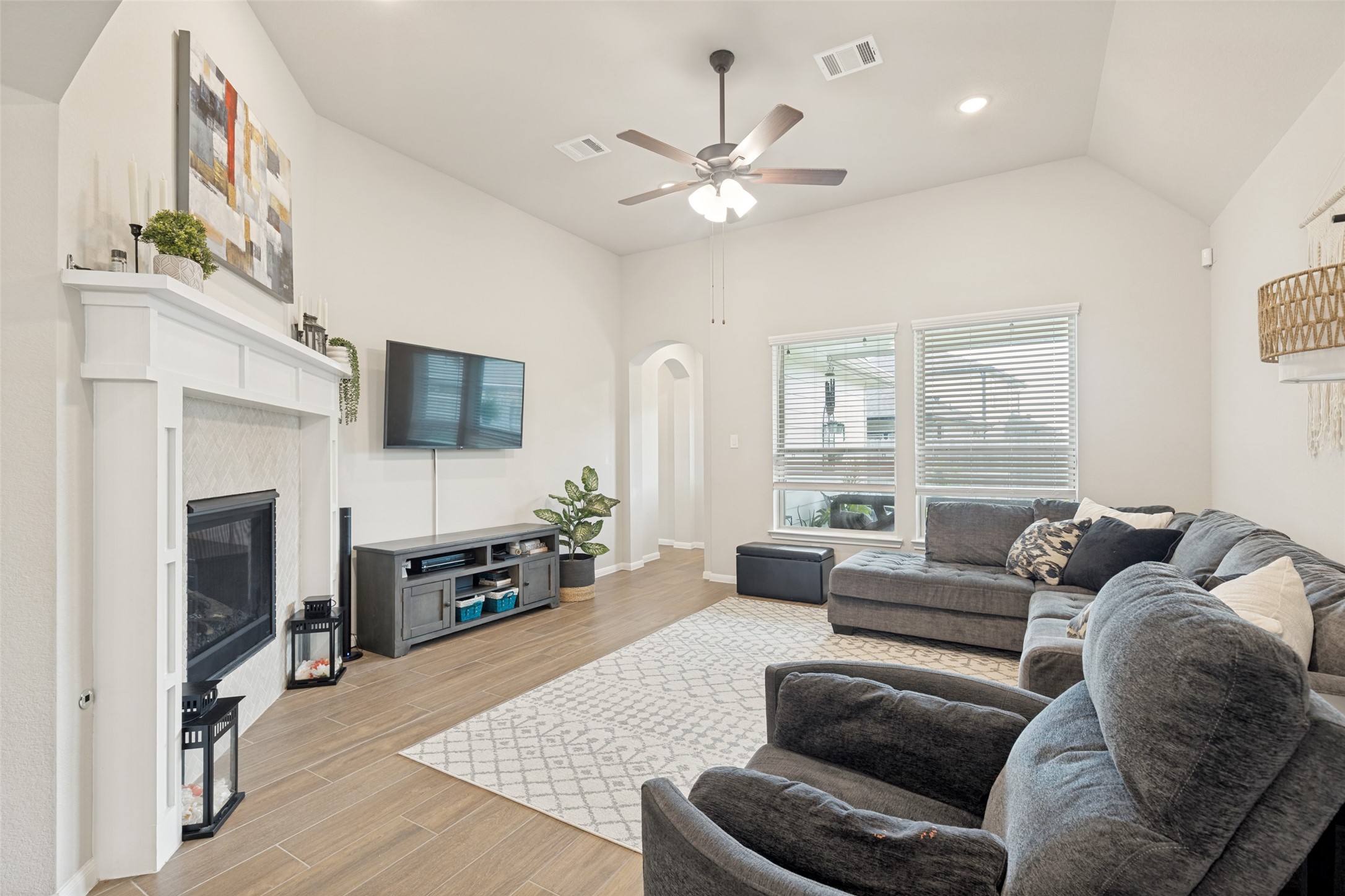 1902 Middle Pass Lane Angleton, TX 77515 - Photo 12 of 25