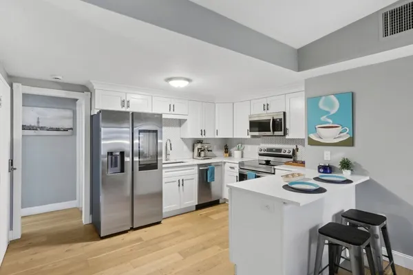 $467,000 | 115 West 7th, Unit 3, Boston, MA 02127