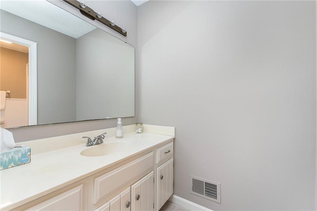 12816 Charing Cross Road Carmel, IN 46033 - Photo 17 of 29 Gallery Image 17